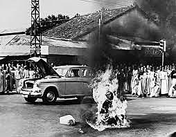 Quang Duc Burns Himself in Saigon