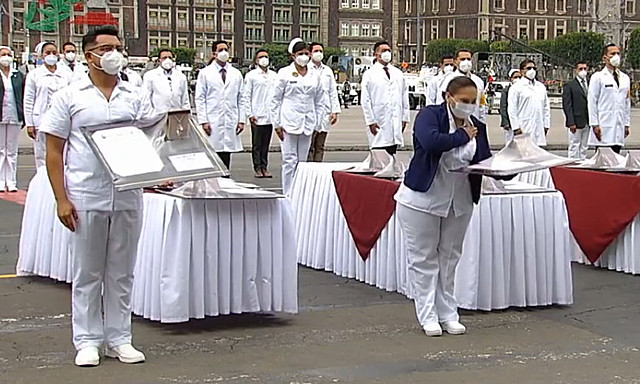 Condecoración Miguel Hidalgo a personal de Salud