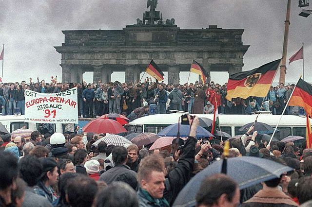 Re-open of the Brandenburg gate