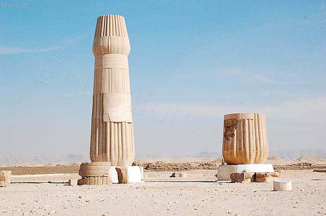 El pequeño templo de Athon