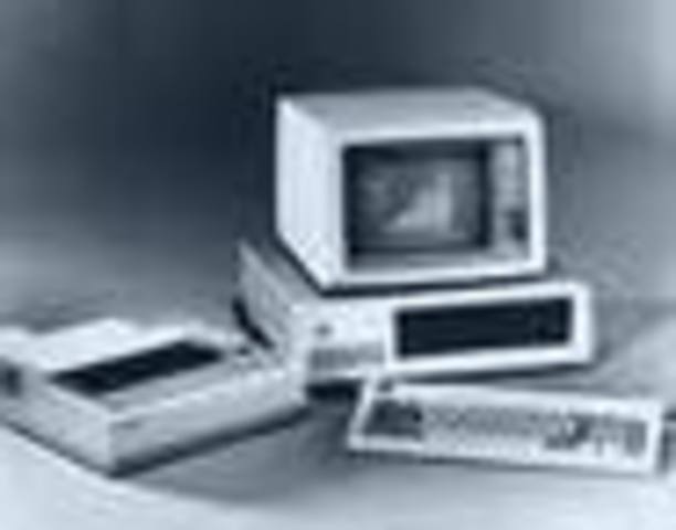 Microsoft launches the MS-DOS system in America