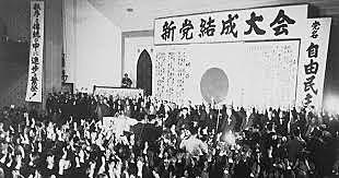 Democracia en Tokio e Italia