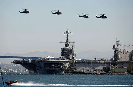 Ataque naval y aereo contra Libia