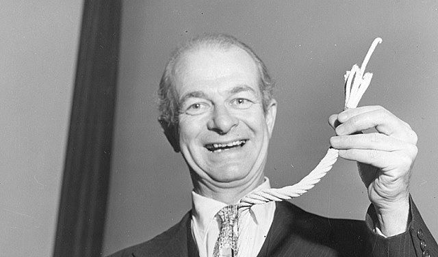 Linus Pauling: elaboró el esquema de enlace llamado resonancia.