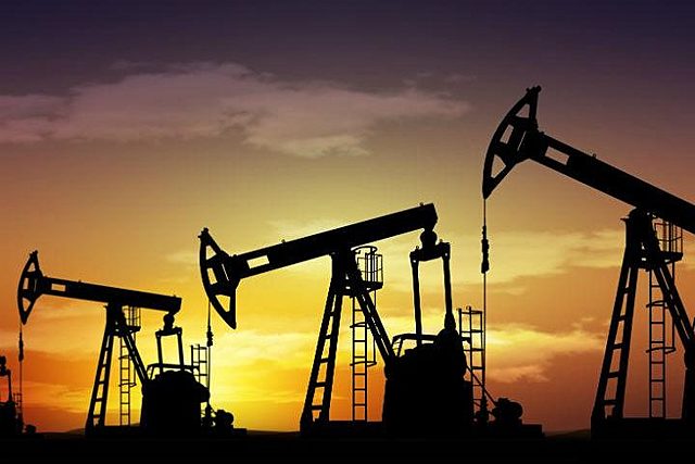 Compuestos Orgánicos en la producción de gasolina, diésel, plásticos y llantas.