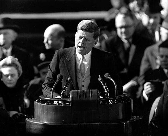 John F. Kennedy toma la presidencia