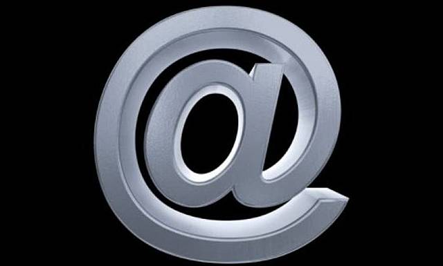 Η αρχή του ηλεκτρονικού ταχυδρομείου και των chatrooms