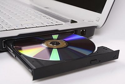 "1984: CD-ROM SE INVENTO EL CD-ROM"
