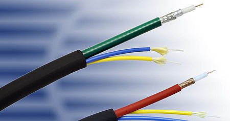 1988 Inaugúrase o máis moderno sistema de transmisión de información por cable de fibra óptica.