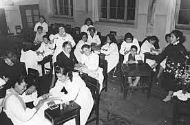 Mujeres en las escuelas