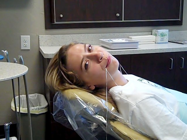 Paris had wisdom teeth removed