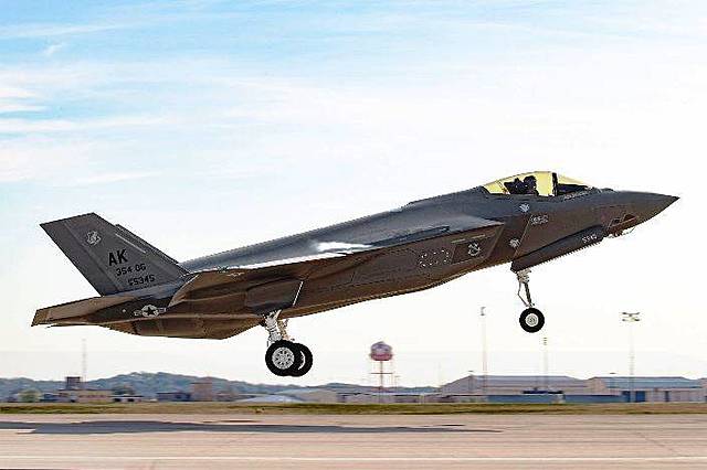 AVION F 35 LIGHTNING