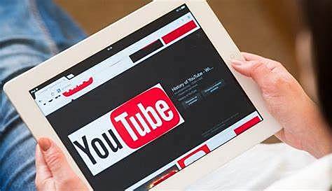 SE CREA LA PLATAFORMA YOUTUBE