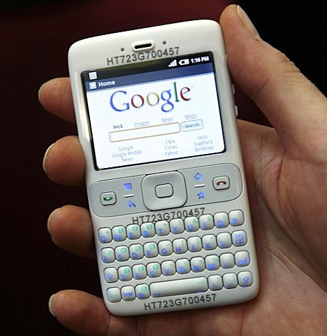 2008 - Aparece el primer dispositivo Android de la historia.
