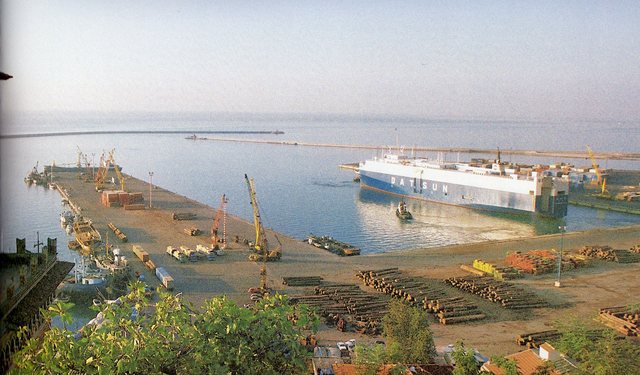 IL PORTO DI SALERNO NEGLI ANNI '80
