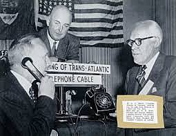 innauguracion dun novo sistema de transmision de info por cable de fibra optica