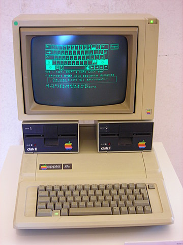 MANZANA II (APPLE ll)