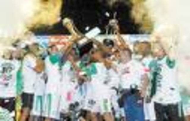 mi equipo de futbol gana la copa mustang