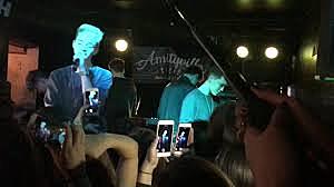 Η πρώτη τους περιοδεια (Taking you Tour)