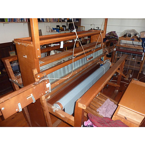 James Kay invents flying shuttle loom