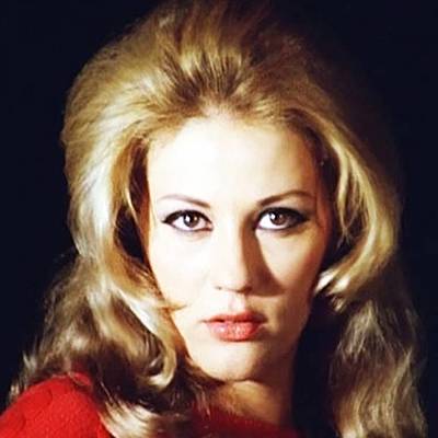 Timeline: Ζωή Λάσκαρη