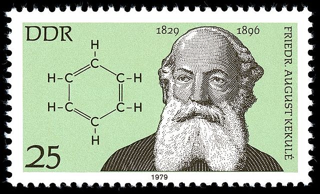 August Kekulé: el carbono es tetravalente