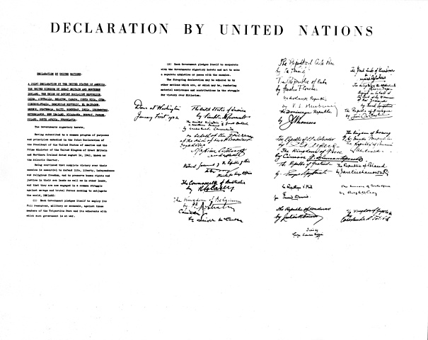 Se acuña el nombre de "Naciones Unidas".