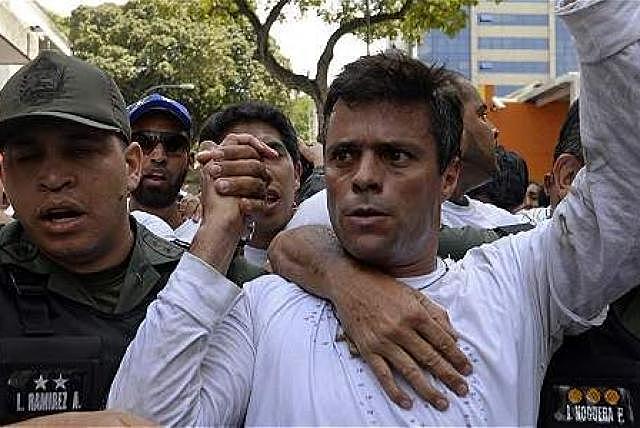 TRIBUNAL CONDENA A LEOPOLDO LOPEZ