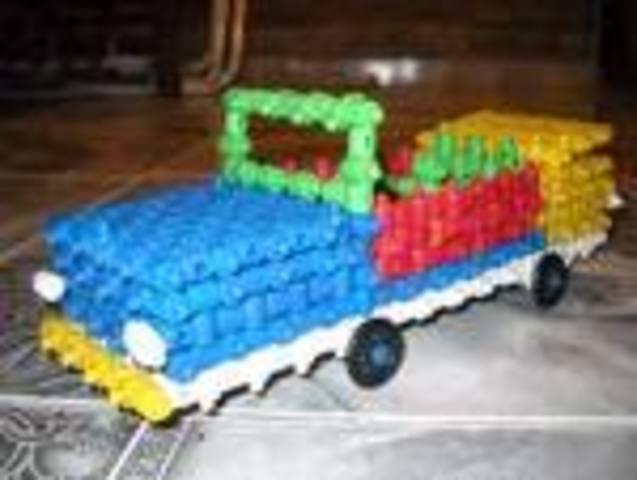 ME COMPRAN MI PRIMER JUGUETE, MAS GRANDE QUE YO;UN AUTO.