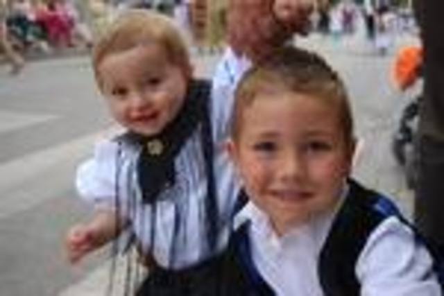 MI TIA POLITICA SE  MUERE A CAUSA DE DERRAME SEREBRAL