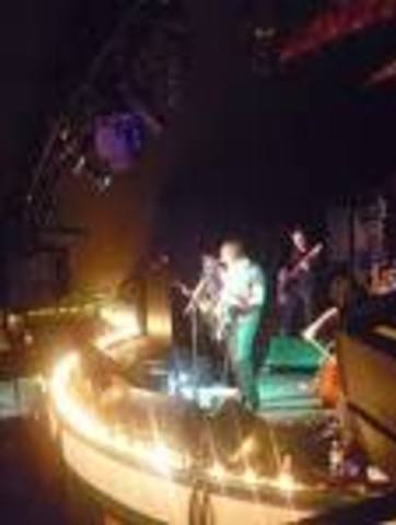 MI PRIMER CONCIERTO. LOS CUARENTA PRINCIPALES. VOY COM MI MEJOR AMIGO DANIEL,