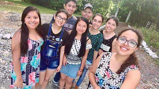 Amigos en la secundaria