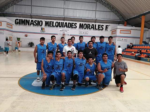 Entro al equipo de basquetbol de la prepa