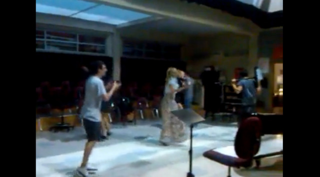 Amber Riley posts a video of Dianna with other Glee cast