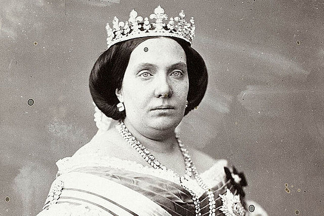 Isabel II comienza a reinar en España