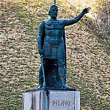 Pelayo funda el Reino de Asturias.