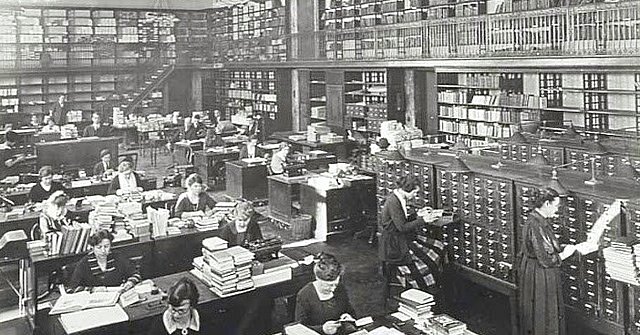 Introducción del ordenador a la biblioteca