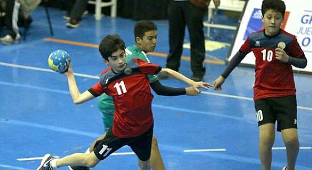 Primer campeonato del mundo del balonmano y se organiza por periodos de 4 años