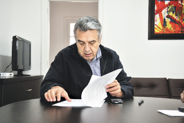 Lucho Garzón rinde interrogatorio por cartel de contratos