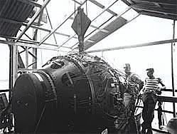 Den første atombomben