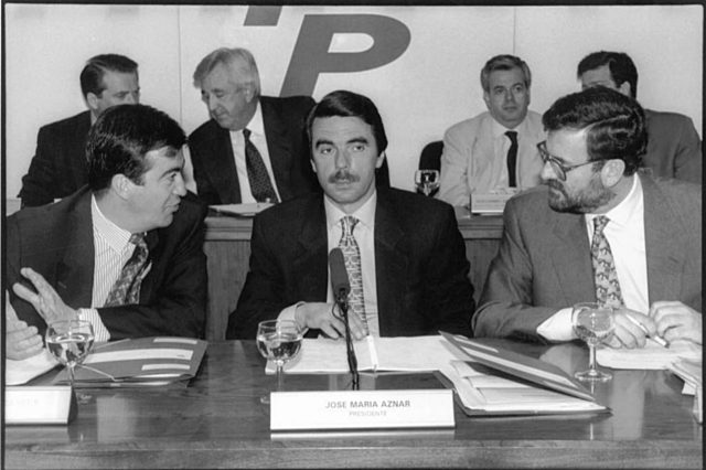 Aznar llega al poder