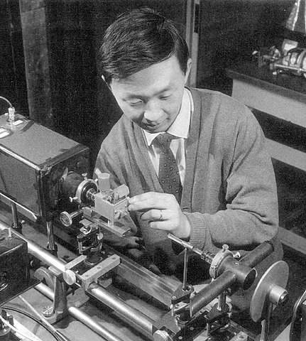 Se patenta la Fibra Optica