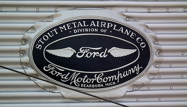 Adquicisió de Stout Metal Airplane Co.