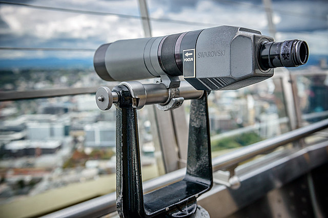 MONOCULAR CON INDENTIFICADOR DE AVES Y MAMIFEROS