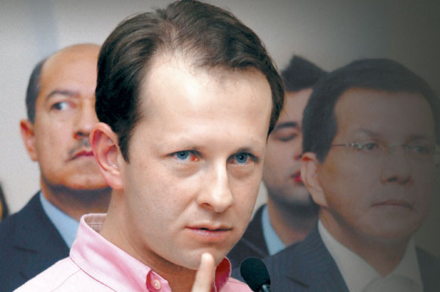 Destituyen a exministro Andrés Felipe Arias por AIS