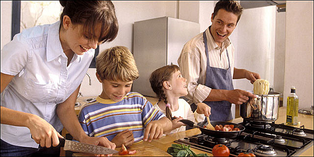 El enfoque de necesidades prácticas e intereses estratégicos (mediados de 1980)