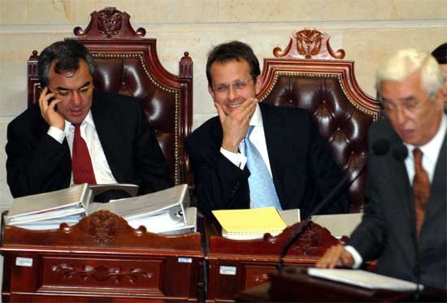 Facasó moción de censura contra Ministro Arias