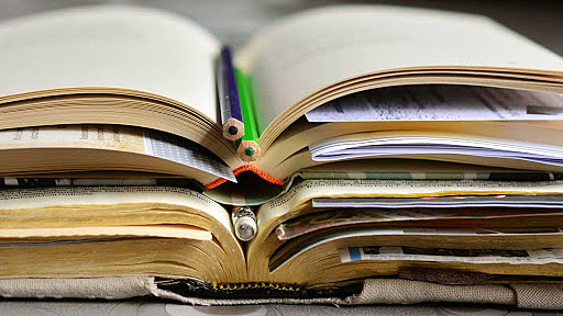 He began studying in the Cardenal Cisneros high school