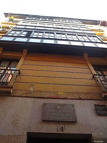 Birth: Bilbao (street/ 7 calles)