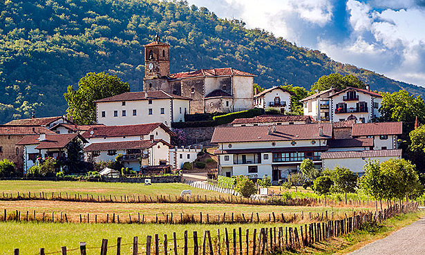 El reino de Pamplona pasa a denominarse reino de Navarra